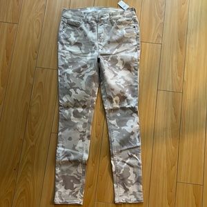 NWT old navy rockstar super skinny camo jeans